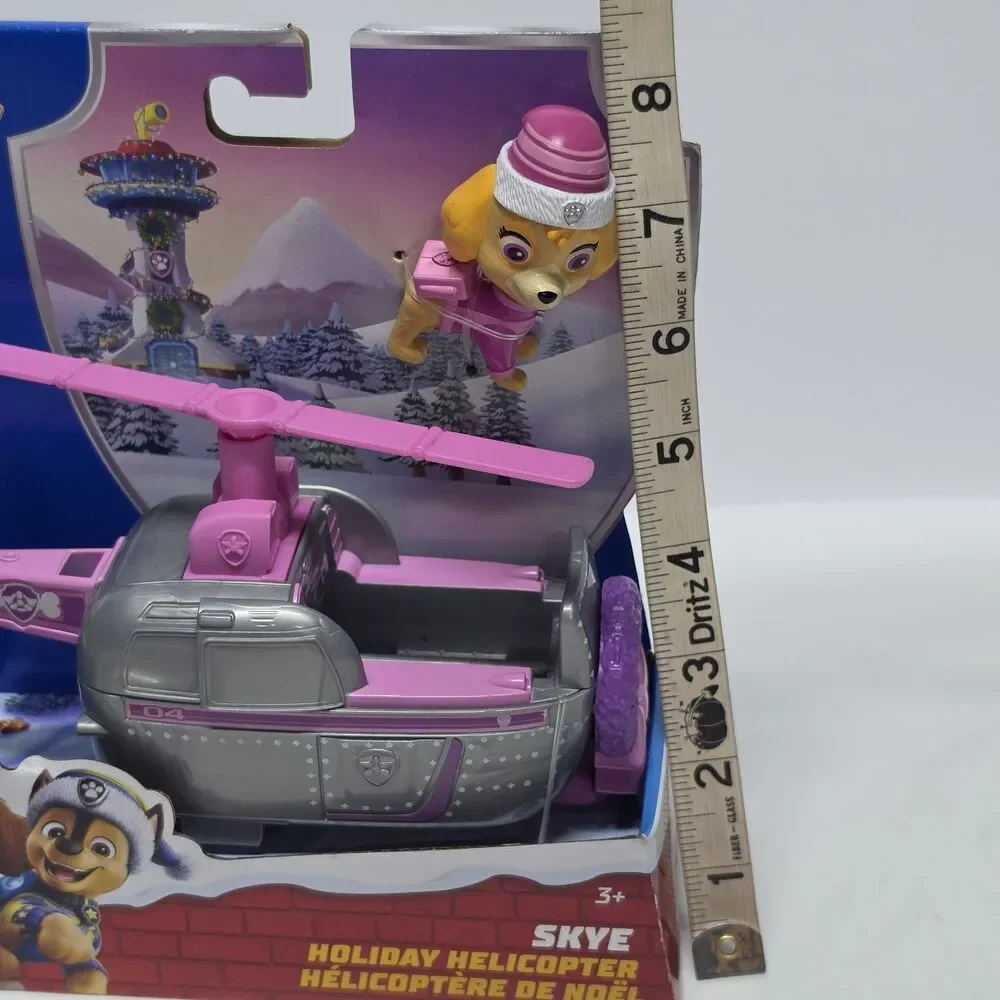 PAW Patrol Skye Holiday Helicopter with Christmas Wreath & Skye Figurine Set NWT